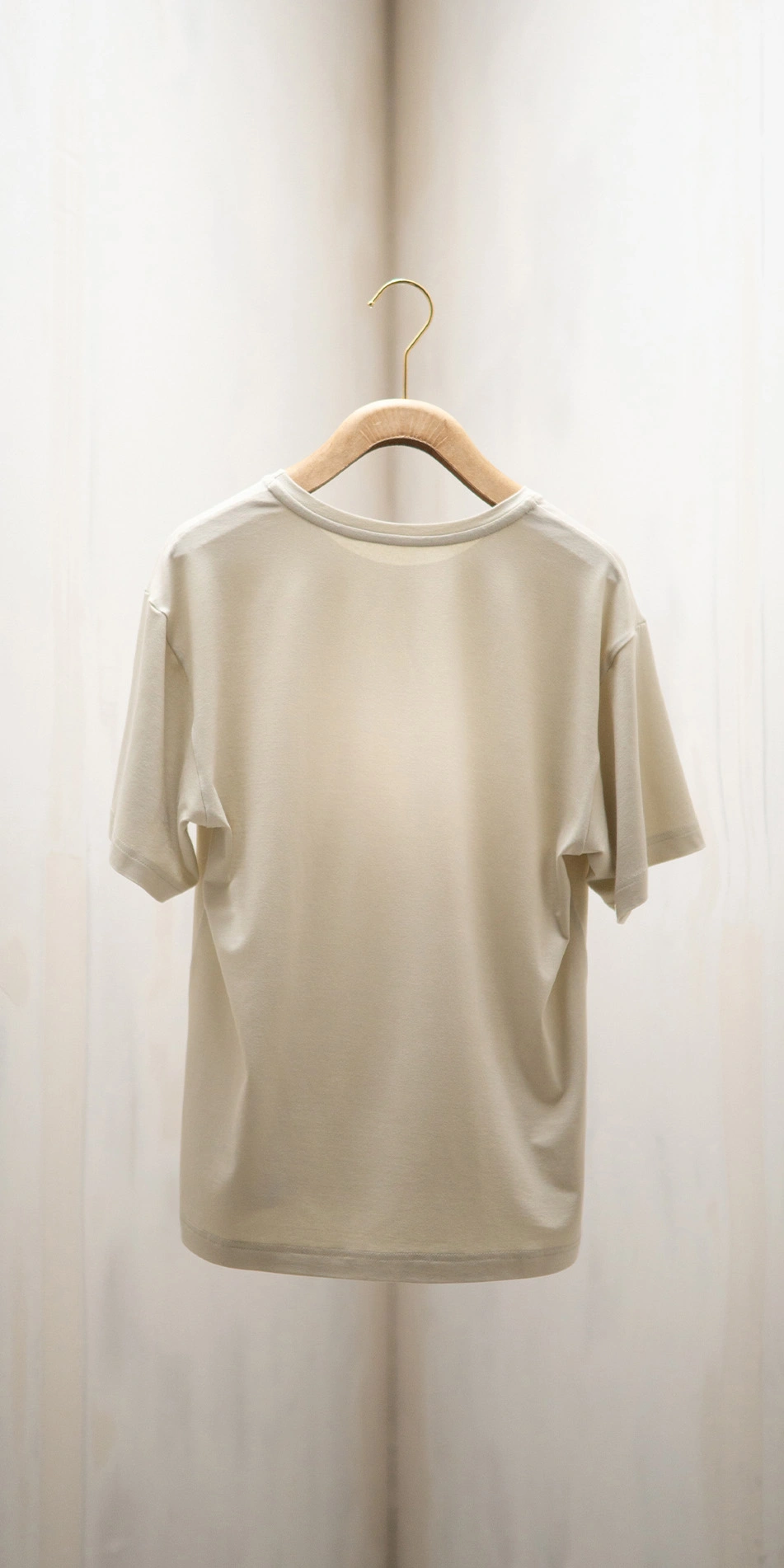 rabbit print t shirt with rhinstones in beige back